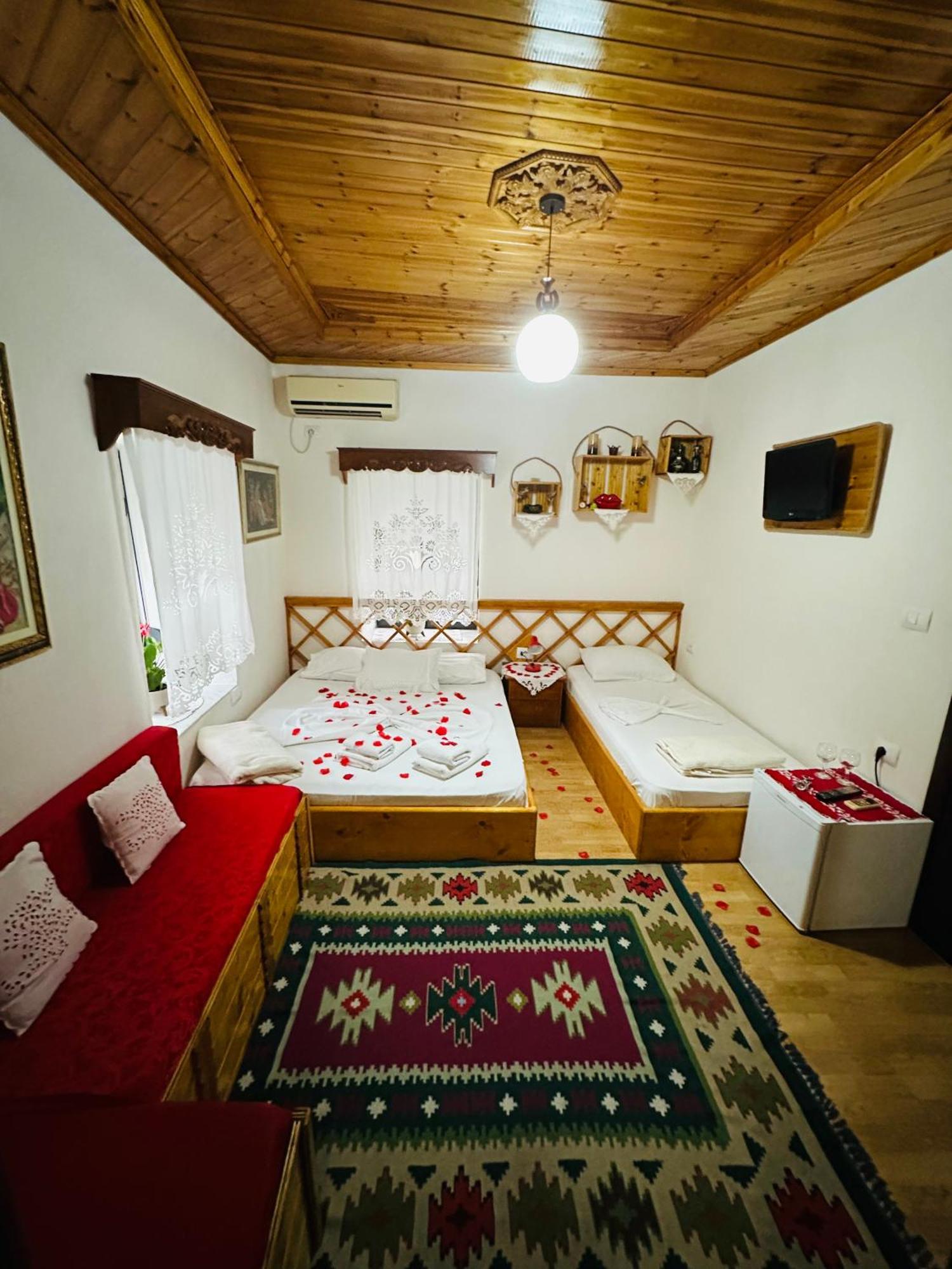 Kore Guest House Gjirokaster Exterior photo